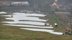 Horní část sjezdovky skiareálu Hlubočky
