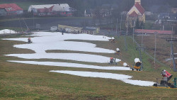 Horní část sjezdovky skiareálu Hlubočky