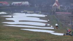 Horní část sjezdovky skiareálu Hlubočky