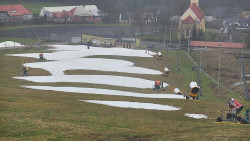 Horní část sjezdovky skiareálu Hlubočky