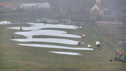 Horní část sjezdovky skiareálu Hlubočky