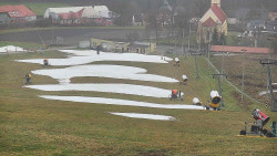 Horní část sjezdovky skiareálu Hlubočky