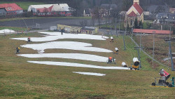 Horní část sjezdovky skiareálu Hlubočky