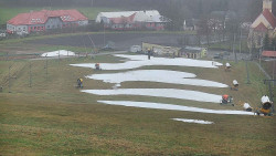 Horní část sjezdovky skiareálu Hlubočky