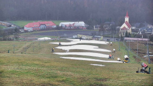 Skiareál Hlubočky - Horní část sjezdovky skiareálu Hlubočky - 15.12.2025 v 09:45 Skiareál Hlubočky - Horní část sjezdovky skiareálu Hlubočky - 15.12.2025 v 09:45