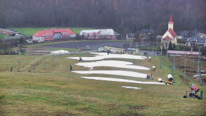 Skiareál Hlubočky - Horní část sjezdovky skiareálu Hlubočky - 15.12.2025 v 10:10 Skiareál Hlubočky - Horní část sjezdovky skiareálu Hlubočky - 15.12.2025 v 10:10