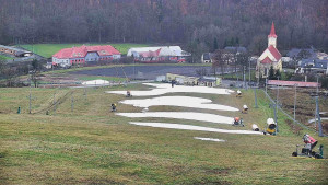 Skiareál Hlubočky - Horní část sjezdovky skiareálu Hlubočky - 15.12.2025 v 12:10 Skiareál Hlubočky - Horní část sjezdovky skiareálu Hlubočky - 15.12.2025 v 12:10