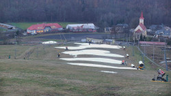 Horní část sjezdovky skiareálu Hlubočky