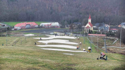 Horní část sjezdovky skiareálu Hlubočky