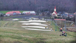 Horní část sjezdovky skiareálu Hlubočky