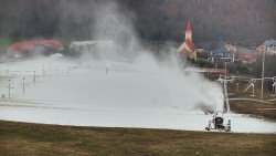 Horní část sjezdovky skiareálu Hlubočky