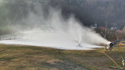 Horní část sjezdovky skiareálu Hlubočky