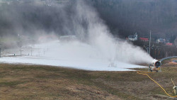 Horní část sjezdovky skiareálu Hlubočky