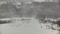 Horní část sjezdovky skiareálu Hlubočky