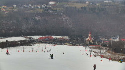 Horní část sjezdovky skiareálu Hlubočky