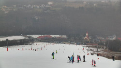 Horní část sjezdovky skiareálu Hlubočky