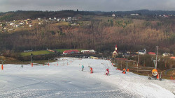 Horní část sjezdovky skiareálu Hlubočky