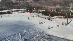 Horní část sjezdovky skiareálu Hlubočky