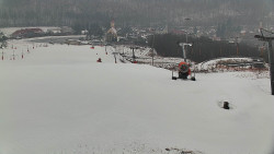 Horní část sjezdovky skiareálu Hlubočky