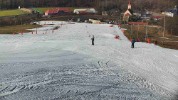 Horní část sjezdovky skiareálu Hlubočky