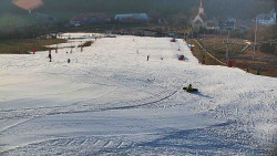 Horní část sjezdovky skiareálu Hlubočky