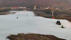 Horní část sjezdovky skiareálu Hlubočky