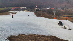 Horní část sjezdovky skiareálu Hlubočky