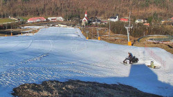 Horní část sjezdovky skiareálu Hlubočky