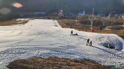 Horní část sjezdovky skiareálu Hlubočky