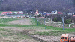 Horní část sjezdovky skiareálu Hlubočky