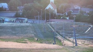 Ośrodek narciarski Hlubočky - Górna część trasy narciarskiej w ośrodku narciarskim Hlubočky - 8.8.2026 v 19:50 Ośrodek narciarski Hlubočky - Górna część trasy narciarskiej w ośrodku narciarskim Hlubočky - 8.8.2026 v 19:50