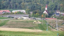 Horní část sjezdovky skiareálu Hlubočky