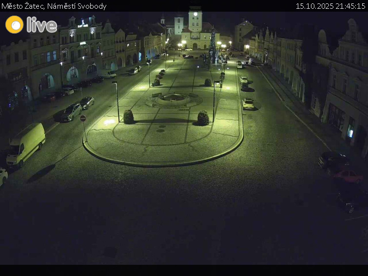 Město Žatec - Náměstí Svobody - 15.10.2025 v 21:45 Město Žatec - Náměstí Svobody - 15.10.2025 v 21:45
