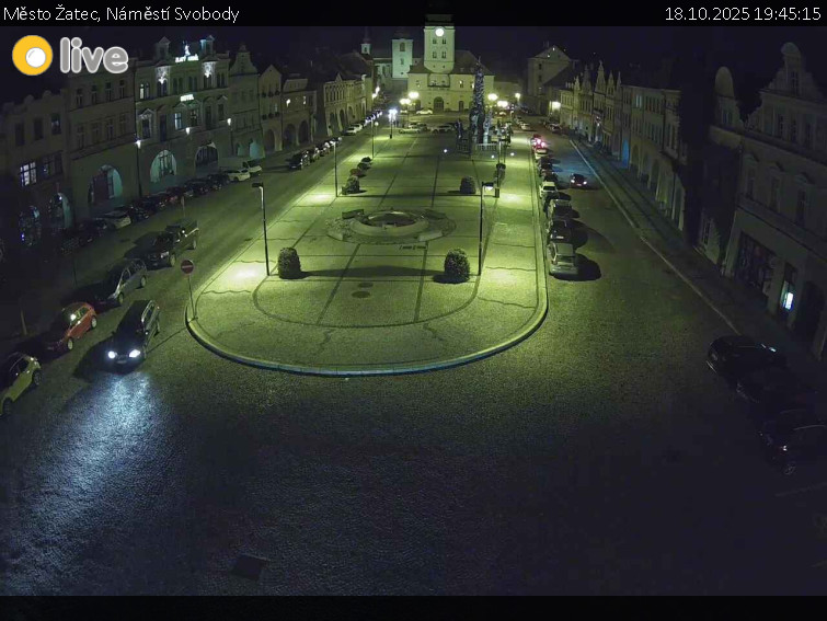 Město Žatec - Náměstí Svobody - 18.10.2025 v 19:45 Město Žatec - Náměstí Svobody - 18.10.2025 v 19:45