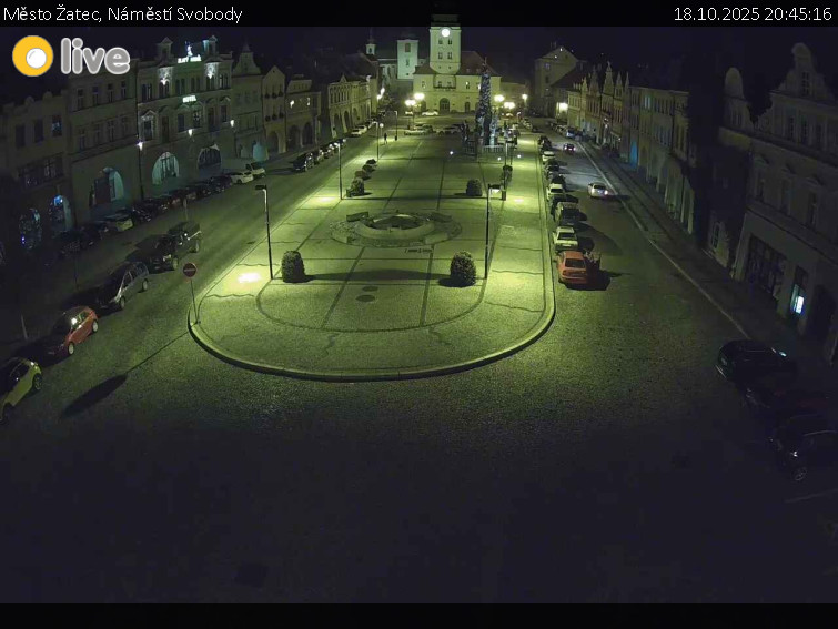 Město Žatec - Náměstí Svobody - 18.10.2025 v 20:45 Město Žatec - Náměstí Svobody - 18.10.2025 v 20:45