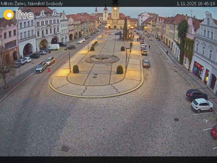 Město Žatec - Náměstí Svobody - 1.11.2025 v 16:45 Město Žatec - Náměstí Svobody - 1.11.2025 v 16:45