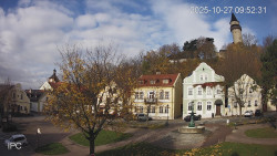 Náměstí, Hrad a Trůba