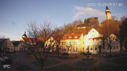 Náměstí, Hrad a Trůba