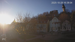 Náměstí, Hrad a Trůba