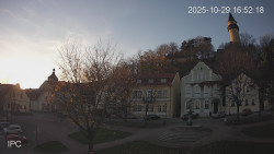 Náměstí, Hrad a Trůba