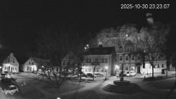 Náměstí, Hrad a Trůba