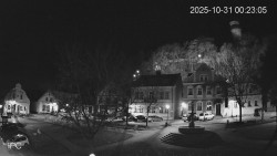 Náměstí, Hrad a Trůba