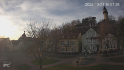 Náměstí, Hrad a Trůba