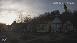 Náměstí, Hrad a Trůba