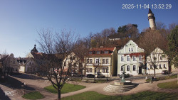 Náměstí, Hrad a Trůba