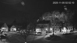 Náměstí, Hrad a Trůba