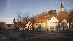 Náměstí, Hrad a Trůba