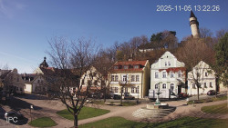 Náměstí, Hrad a Trůba