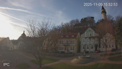 Náměstí, Hrad a Trůba