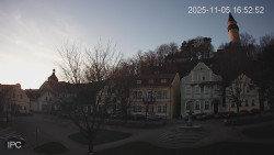 Náměstí, Hrad a Trůba